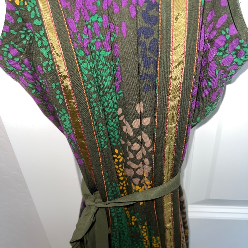 AnthropologieOne.September beautiful top with lots of details size S new no tags